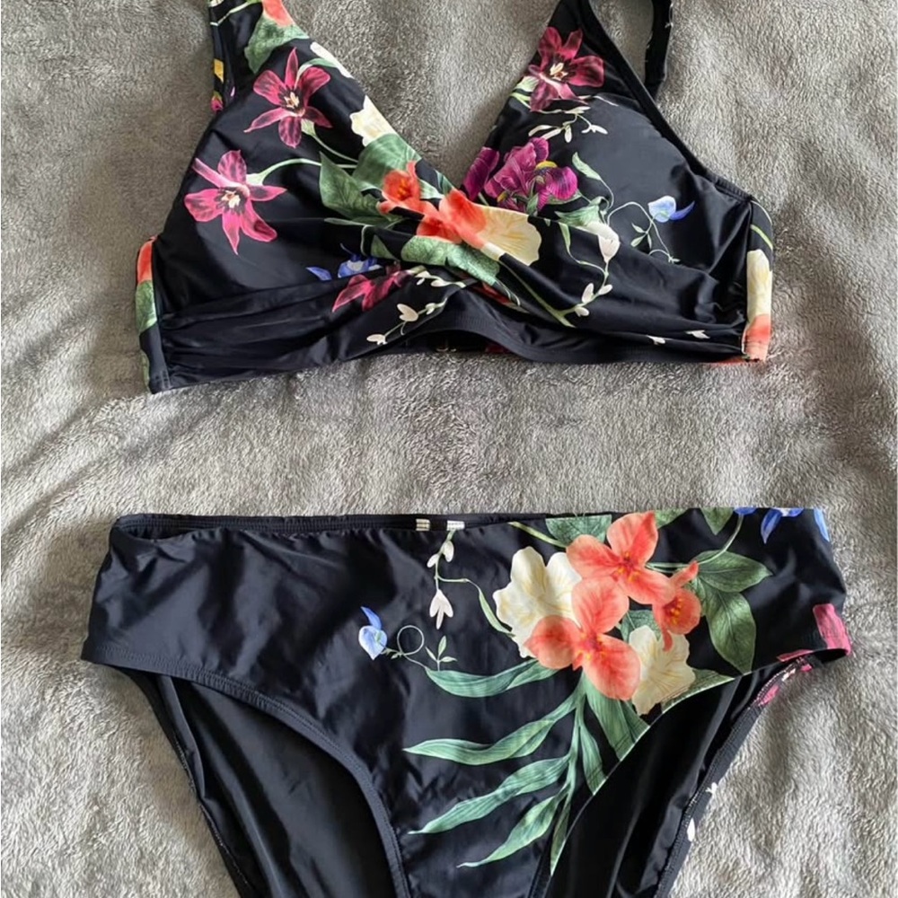 Bikini Village Floral Fantasy Bikini Set Size 16 High quality, like new